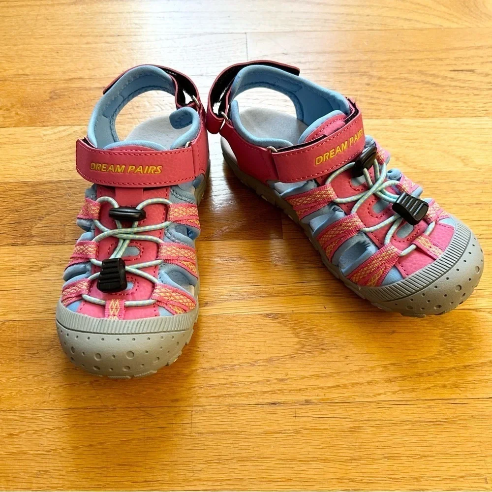 NIB DREAM PAIRS Outdoor Closed-Toe Sandals